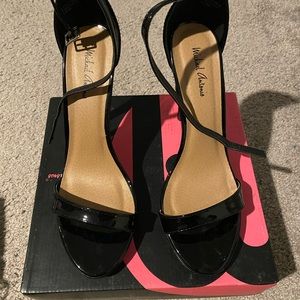 Patent leather heels-black
